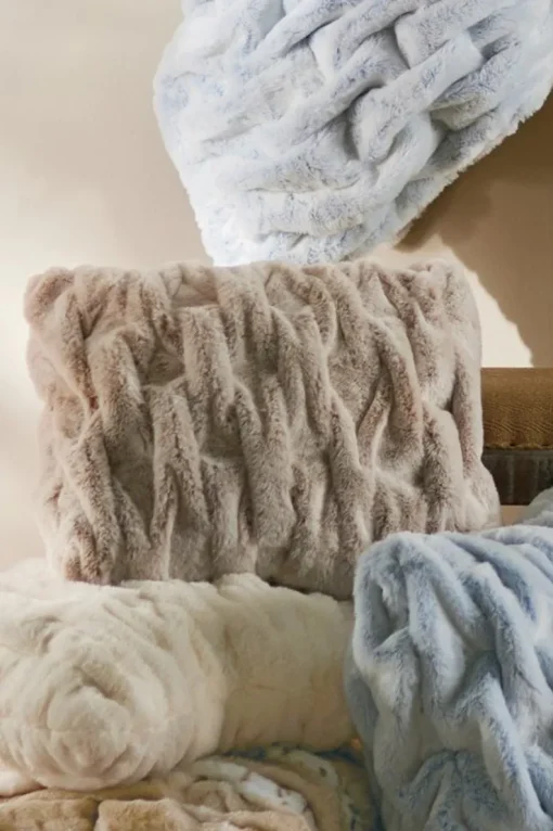 Discount Soft Surroundings La Parisienne Faux Fur Pillow