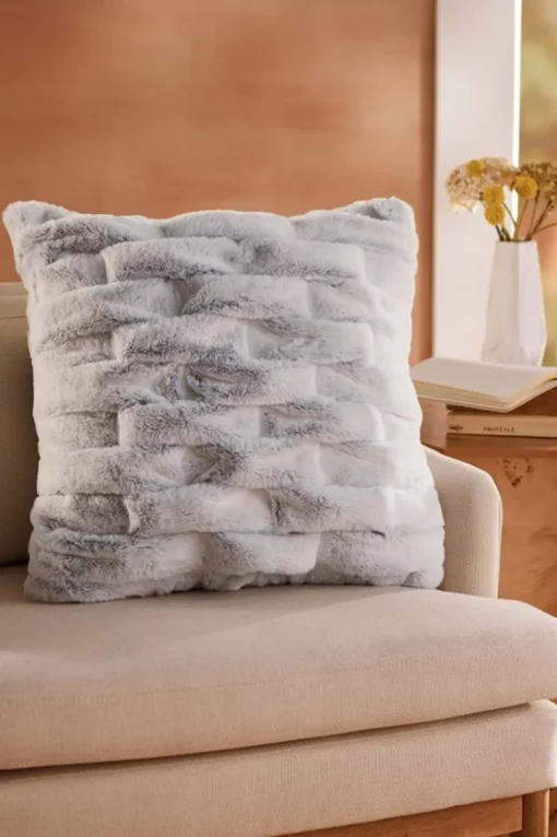 Discount Soft Surroundings La Parisienne Faux Fur Pillow