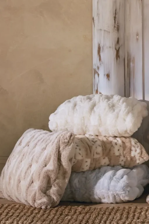 Discount Soft Surroundings La Parisienne Faux Fur Pillow